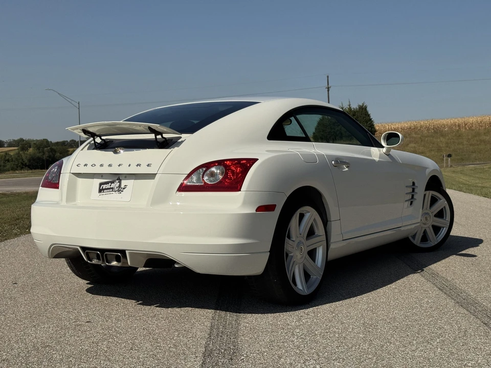 2005 Chrysler Crossfire - Image 17 of 31