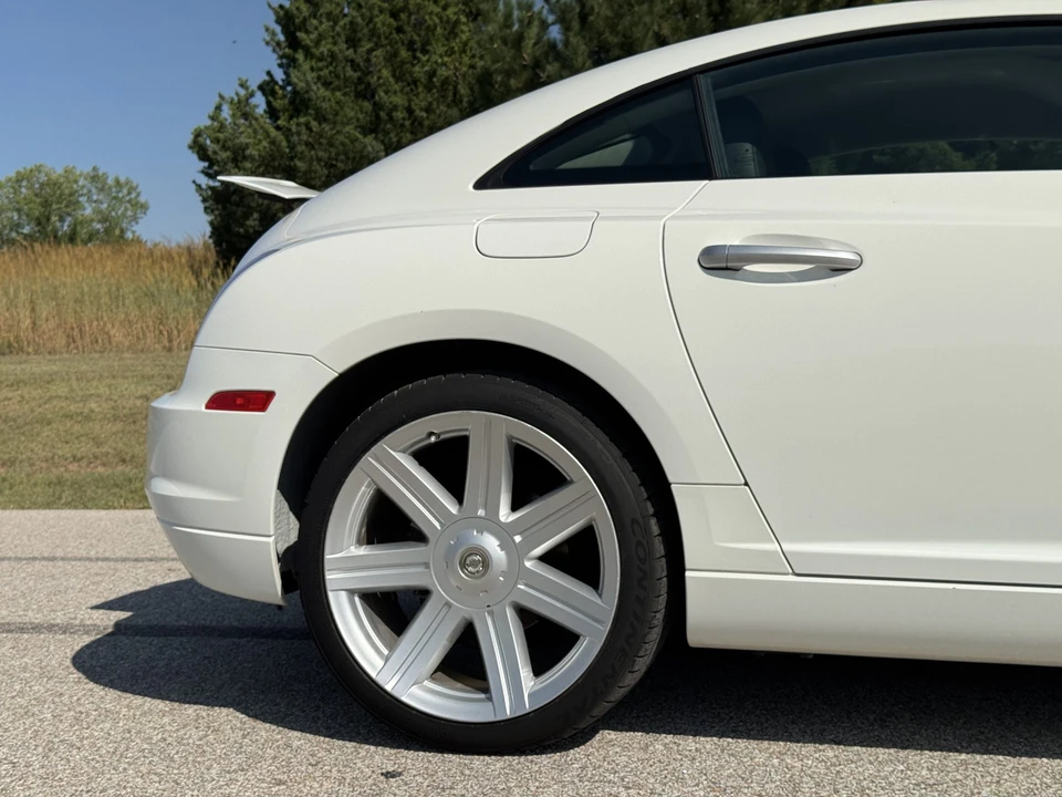 2005 Chrysler Crossfire - Image 20 of 31