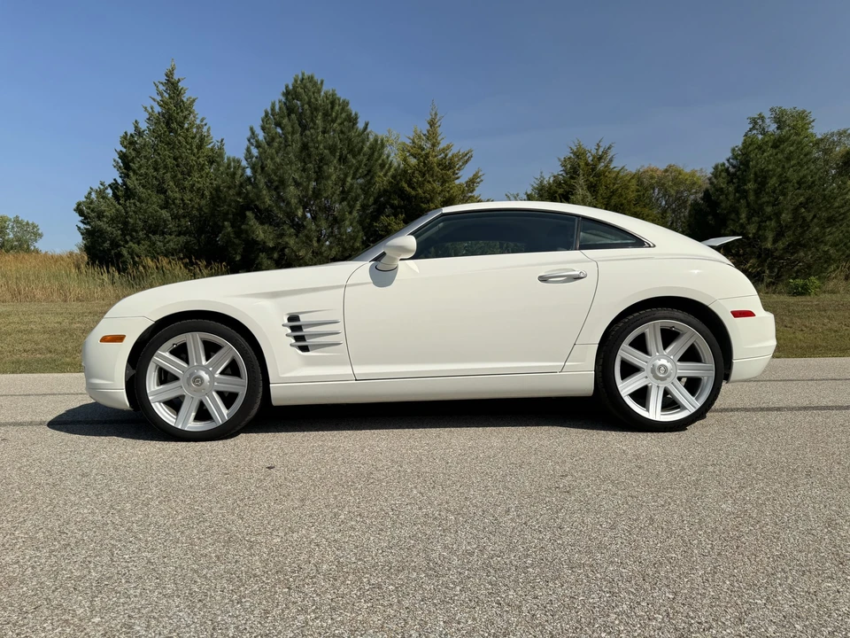 2005 Chrysler Crossfire - Image 12 of 31