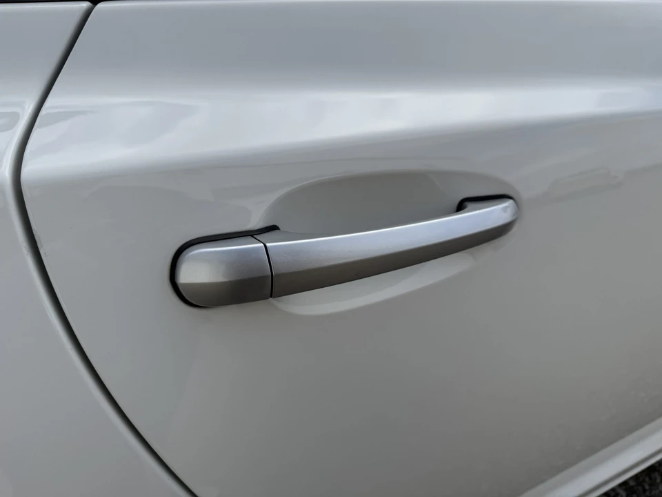 2005 Chrysler Crossfire - Image 25 of 31