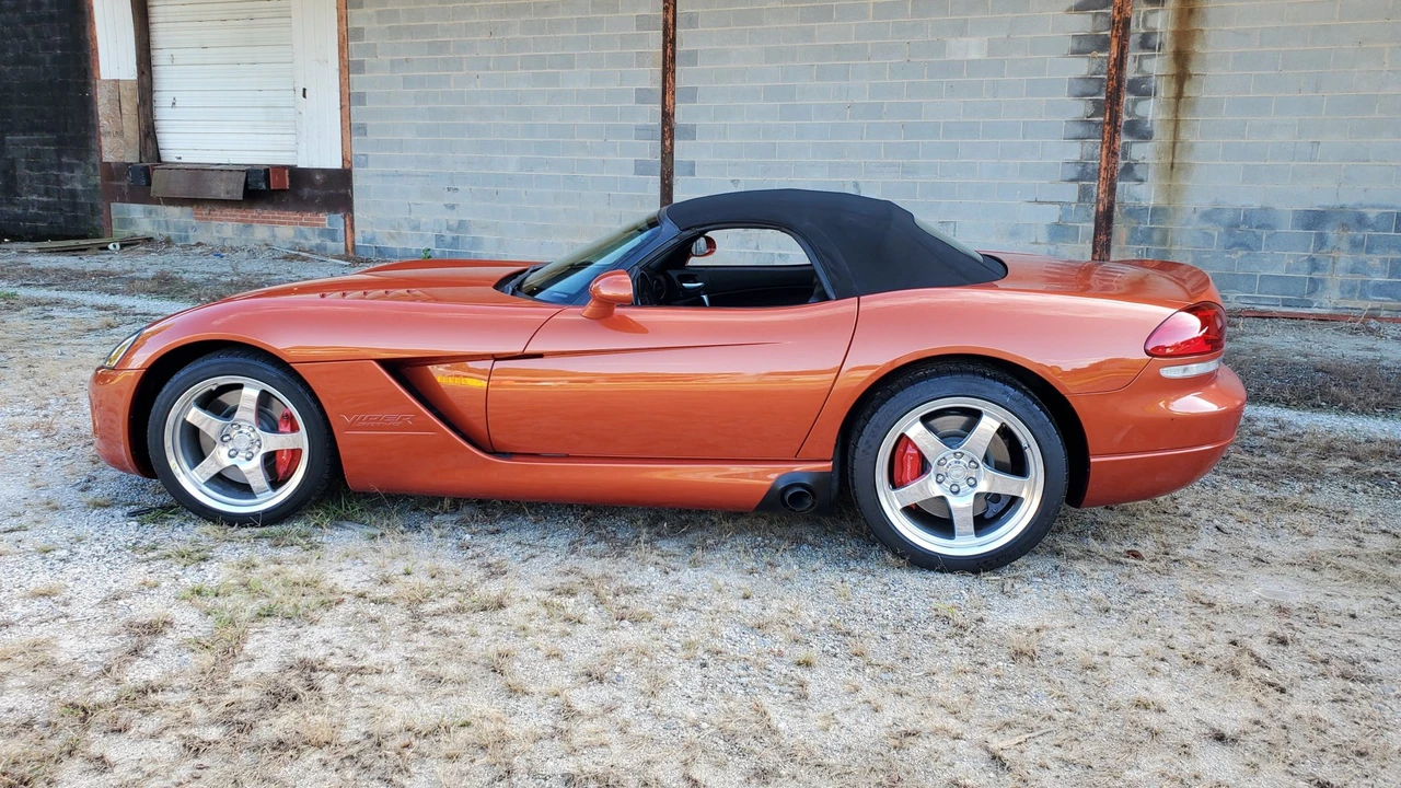 2005 Dodge Viper 3rd Gen - Image 30 of 31
