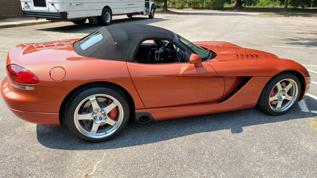 2005 Dodge Viper 3rd Gen - Image 21 of 31