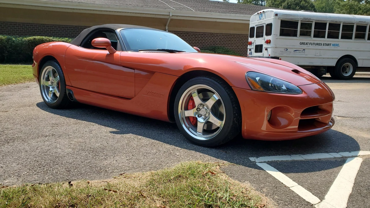 2005 Dodge Viper 3rd Gen - Image 19 of 31