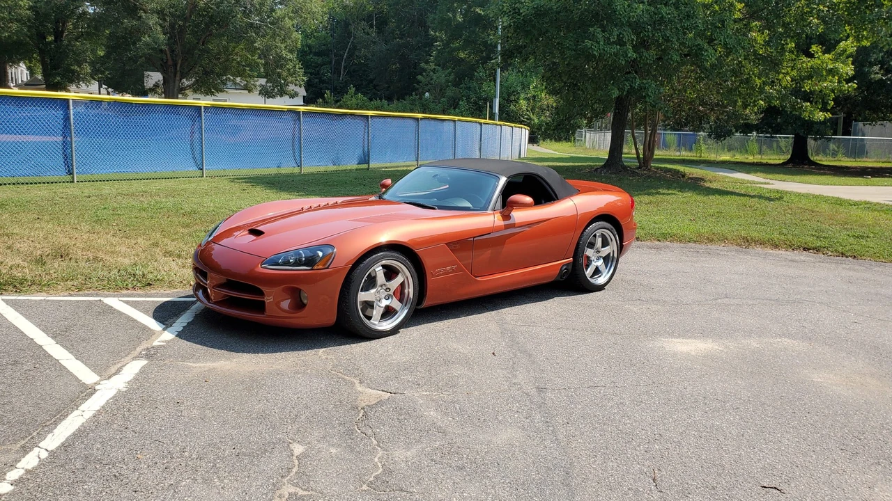 2005 Dodge Viper 3rd Gen - Image 12 of 31
