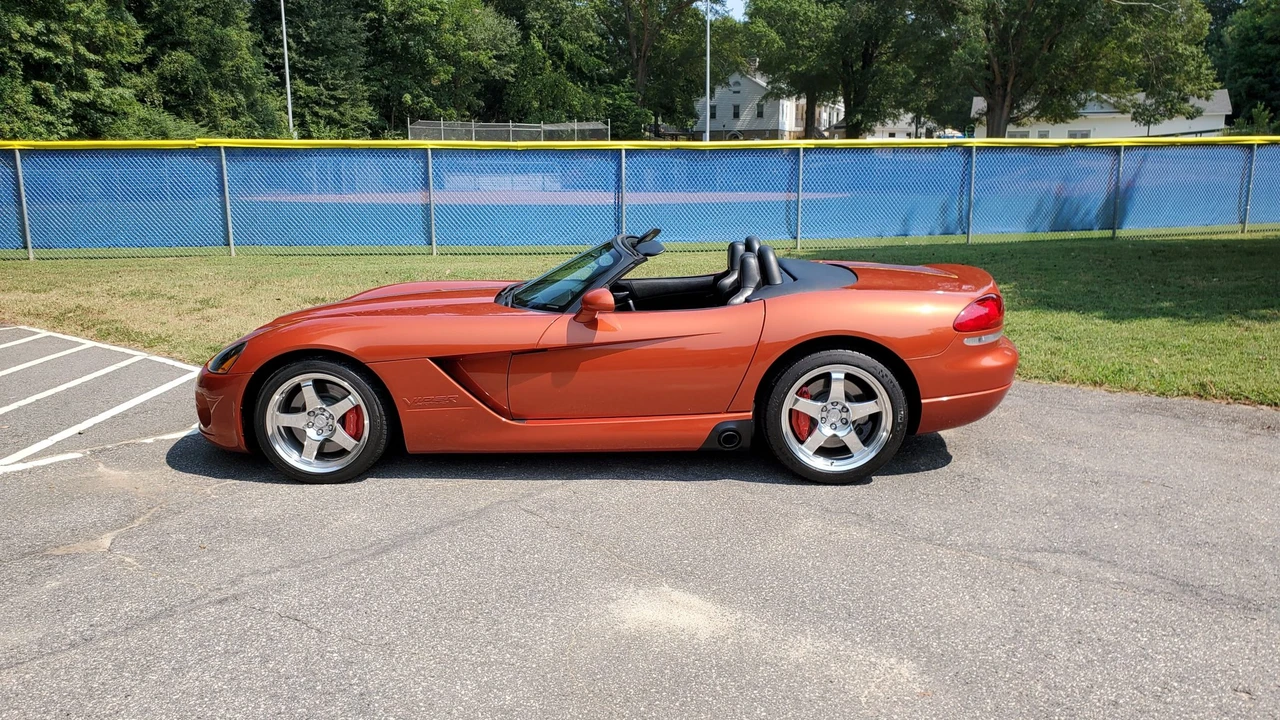 2005 Dodge Viper 3rd Gen - Image 9 of 31