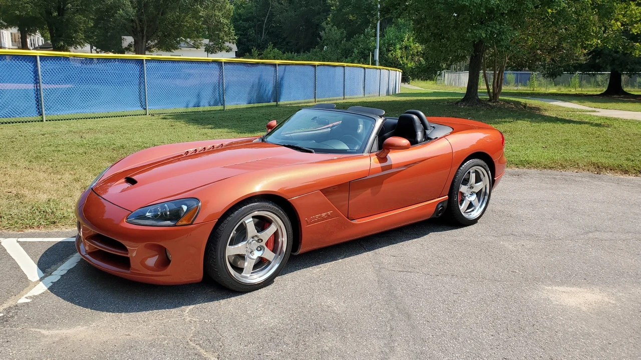 2005 Dodge Viper 3rd Gen - Image 2 of 31