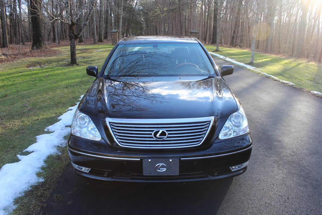 2005 Lexus LS 3rd Gen - Image 13 of 31
