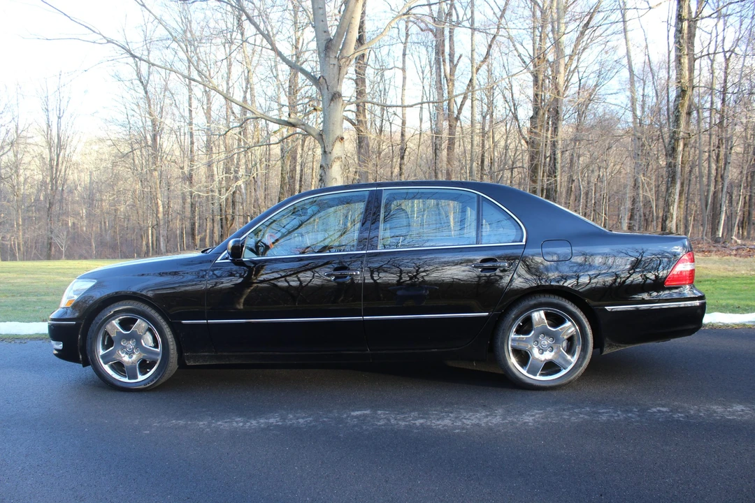 2005 Lexus LS 3rd Gen - Image 20 of 31