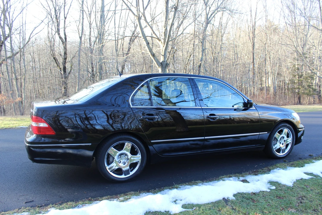 2005 Lexus LS 3rd Gen - Image 16 of 31