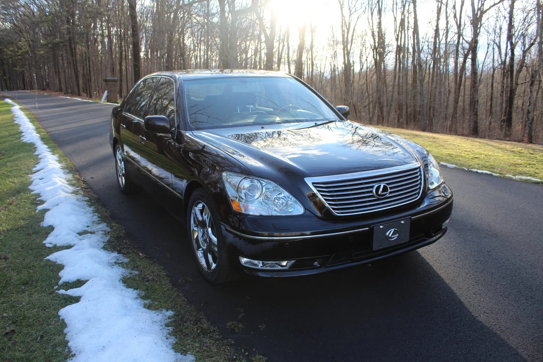 2005 Lexus LS 3rd Gen - Image 14 of 31