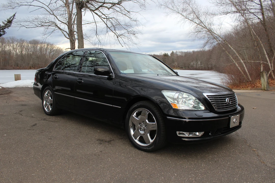 2005 Lexus LS 3rd Gen - Image 5 of 31