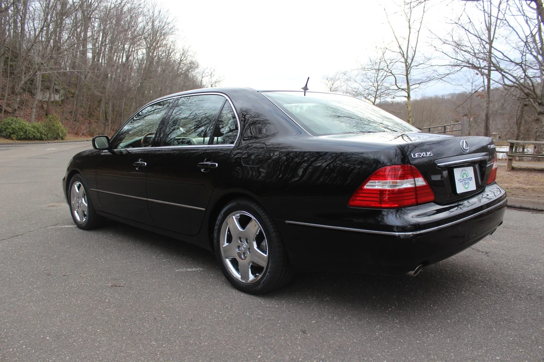2005 Lexus LS 3rd Gen - Image 8 of 31