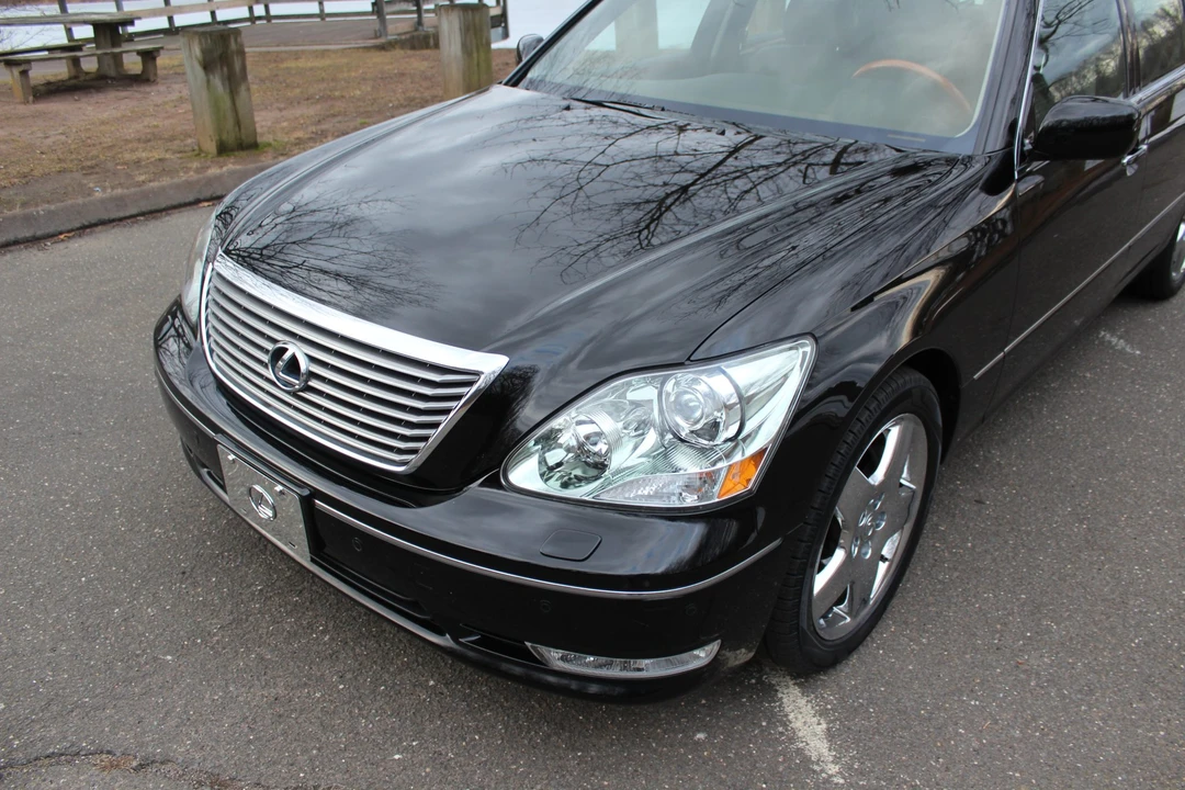 2005 Lexus LS 3rd Gen - Image 26 of 31
