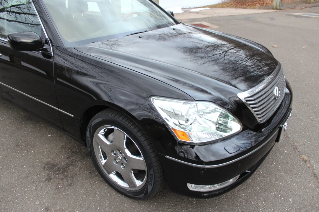 2005 Lexus LS 3rd Gen - Image 23 of 31