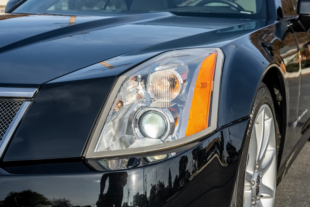2006 Cadillac XLR-V - Image 25 of 31