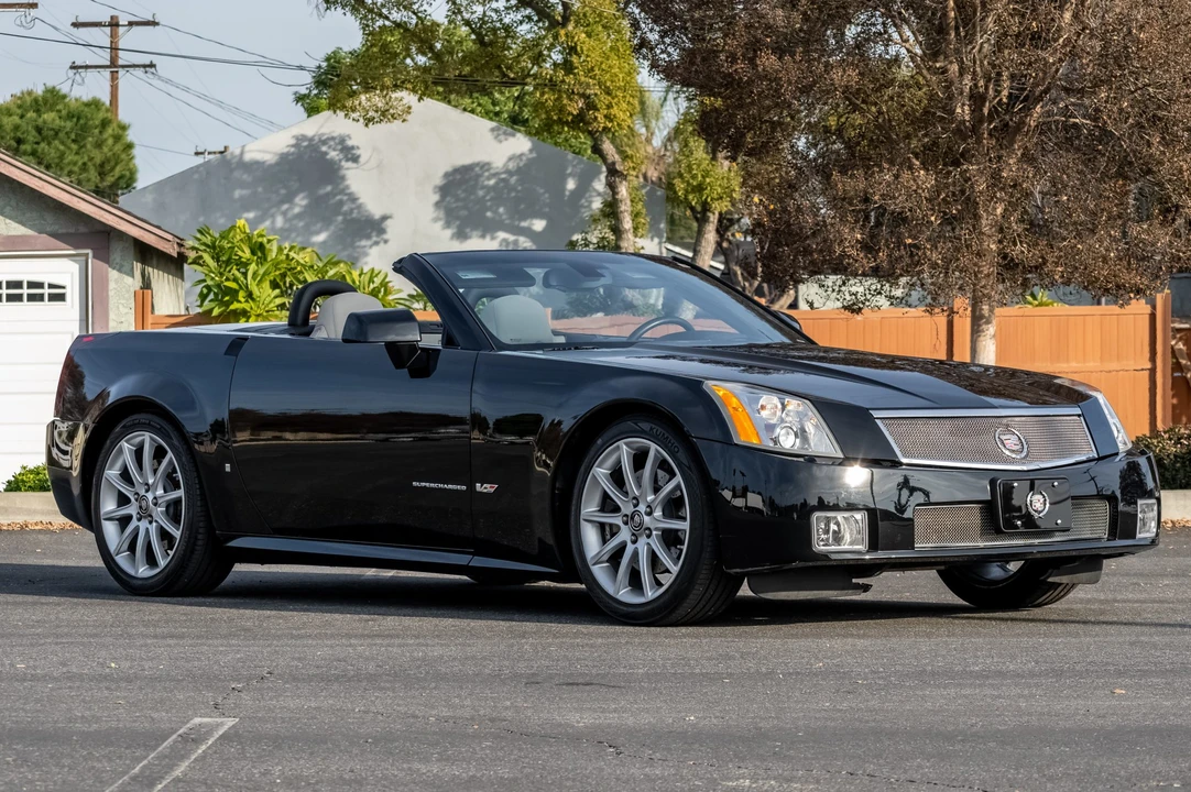 2006 Cadillac XLR-V - Image 8 of 31