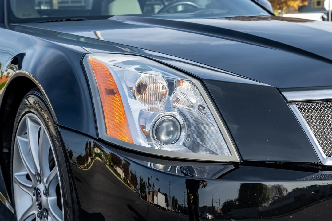 2006 Cadillac XLR-V - Image 21 of 31