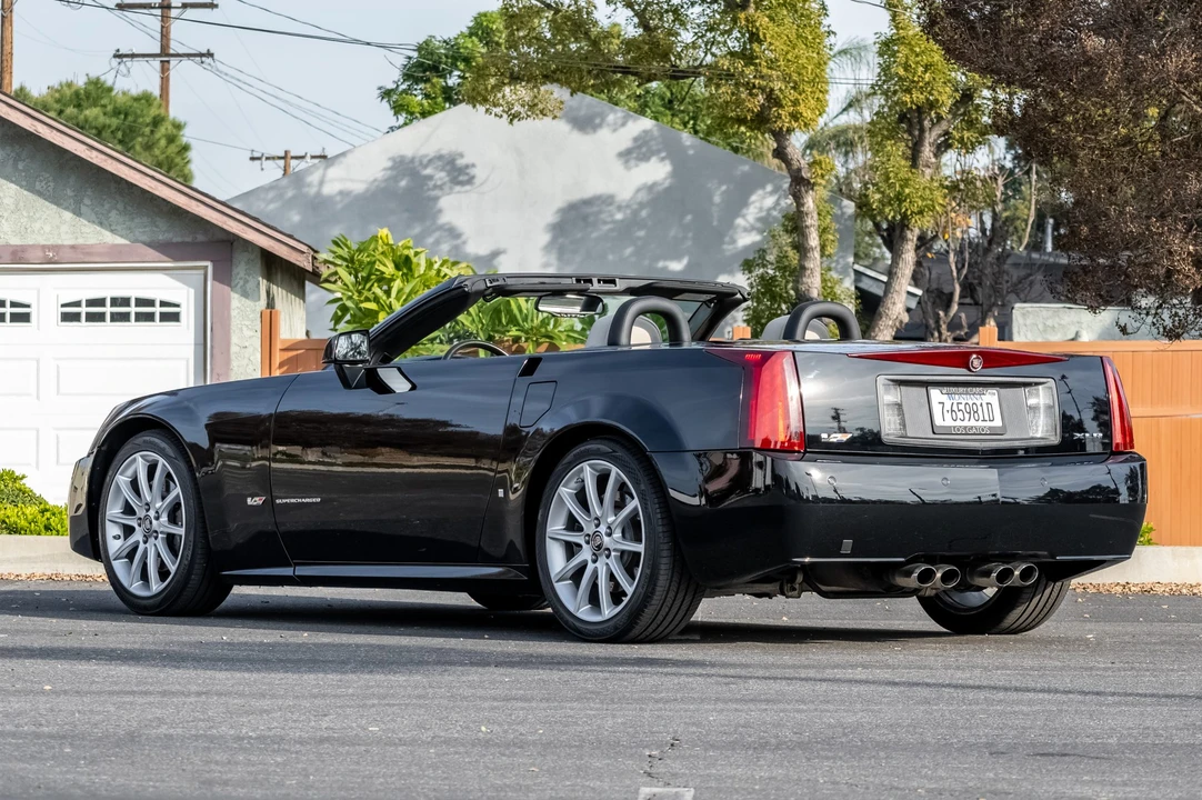 2006 Cadillac XLR-V - Image 4 of 31