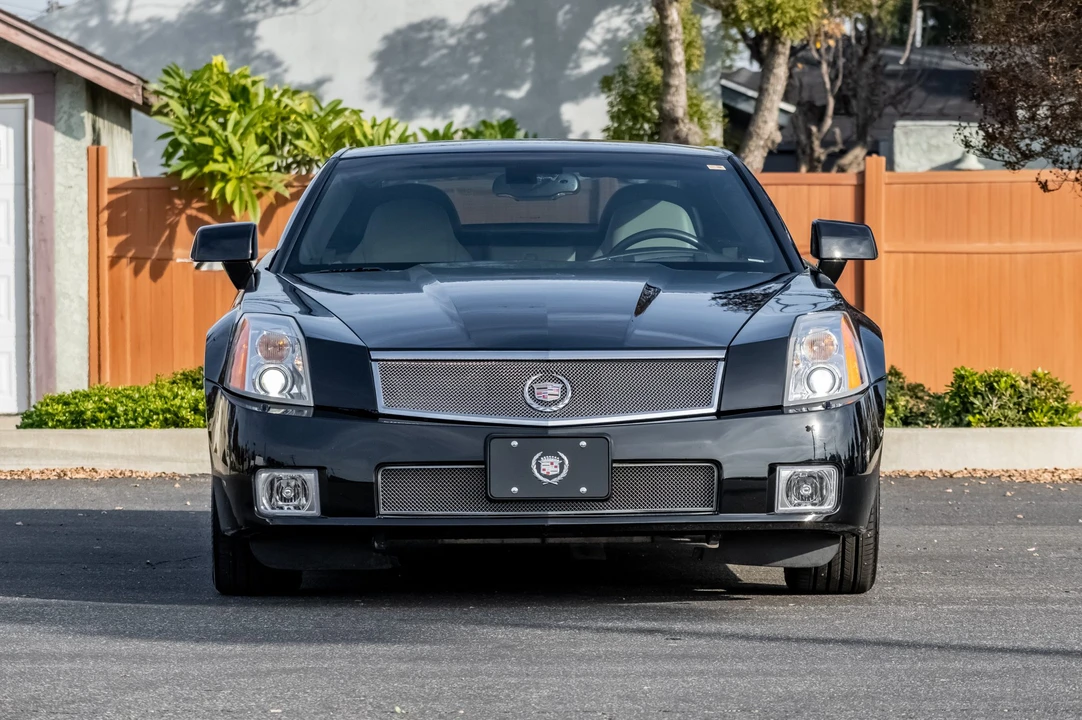 2006 Cadillac XLR-V - Image 18 of 31