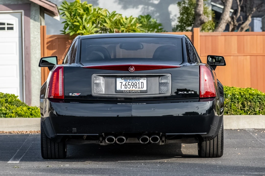 2006 Cadillac XLR-V - Image 14 of 31