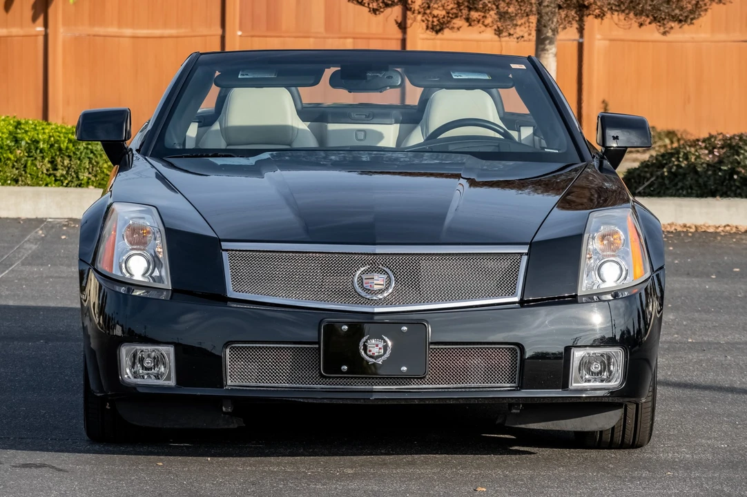 2006 Cadillac XLR-V - Image 9 of 31