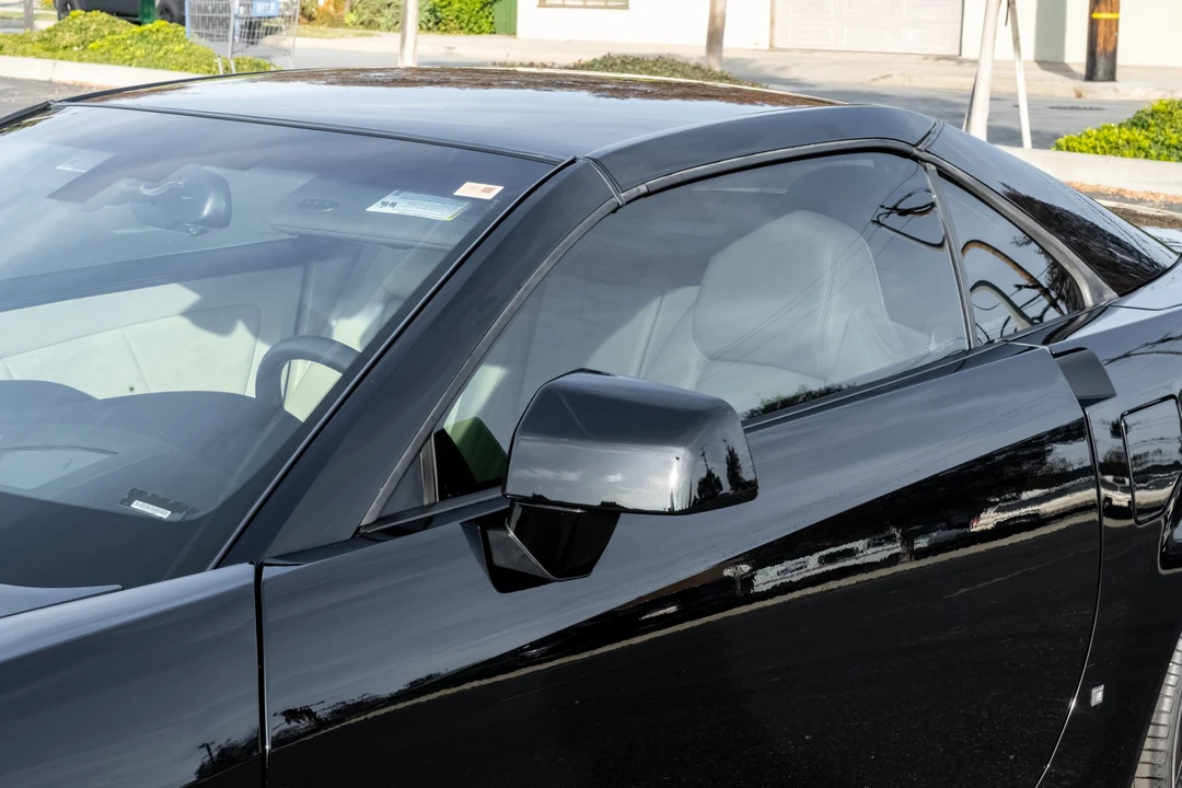2006 Cadillac XLR-V - Image 28 of 31
