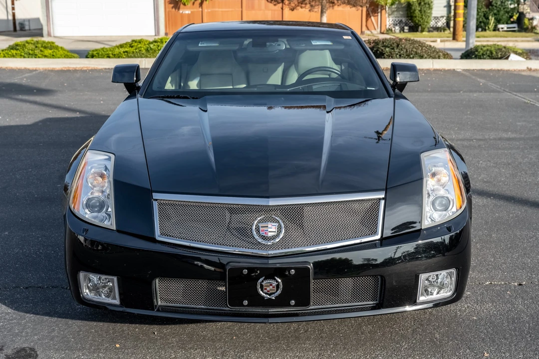 2006 Cadillac XLR-V - Image 19 of 31