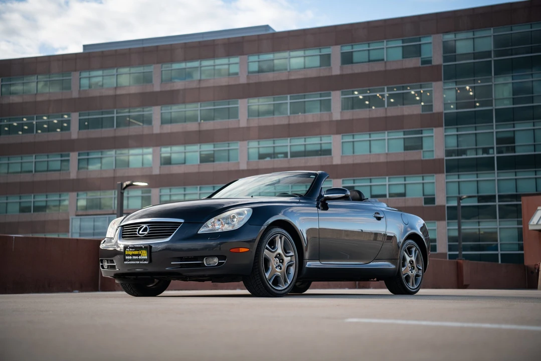 2006 Lexus SC430 - Image 2 of 31