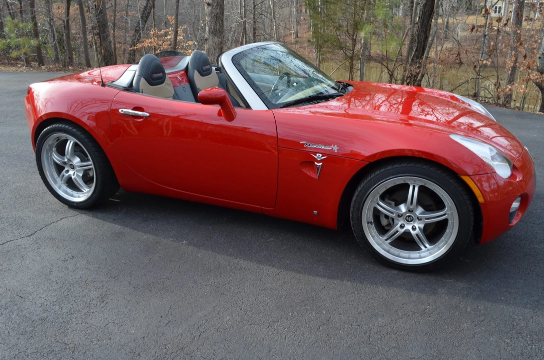 2006 Pontiac Solstice - Image 2 of 31