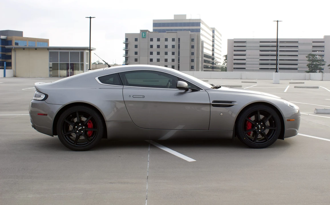 2007 Aston Martin V8 Vantage (2006-2017) - Image 10 of 31