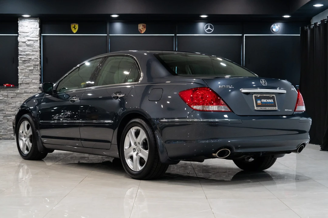 2008 Acura RL 2nd Gen - Image 18 of 31