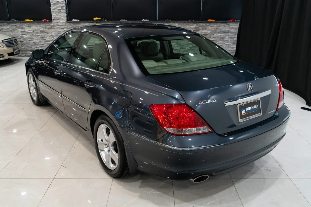 2008 Acura RL 2nd Gen - Image 21 of 31