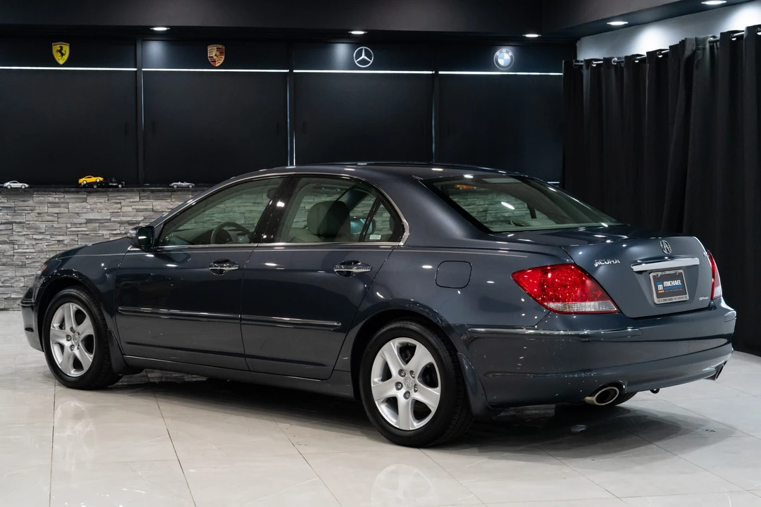 2008 Acura RL 2nd Gen - Image 17 of 31
