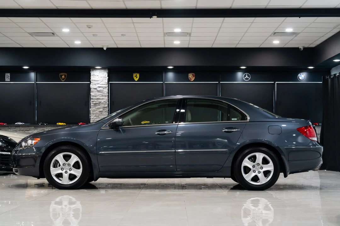 2008 Acura RL 2nd Gen - Image 14 of 31
