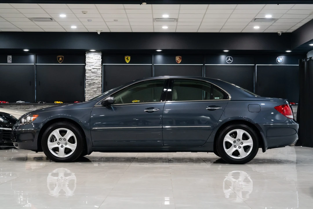 2008 Acura RL 2nd Gen - Image 15 of 31