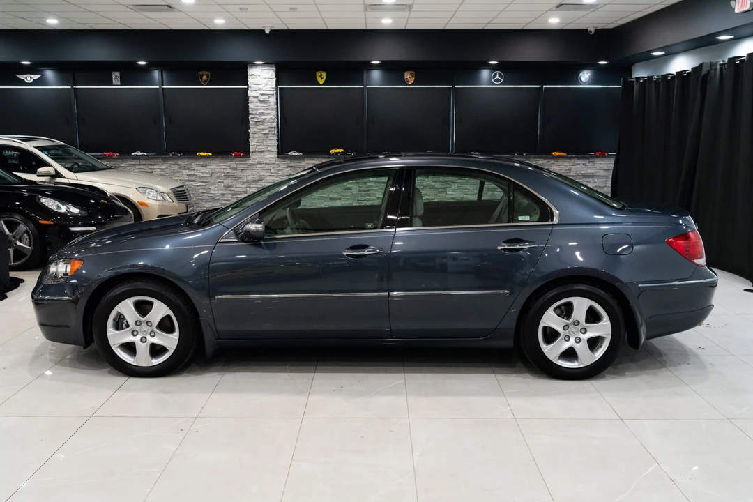2008 Acura RL 2nd Gen - Image 13 of 31