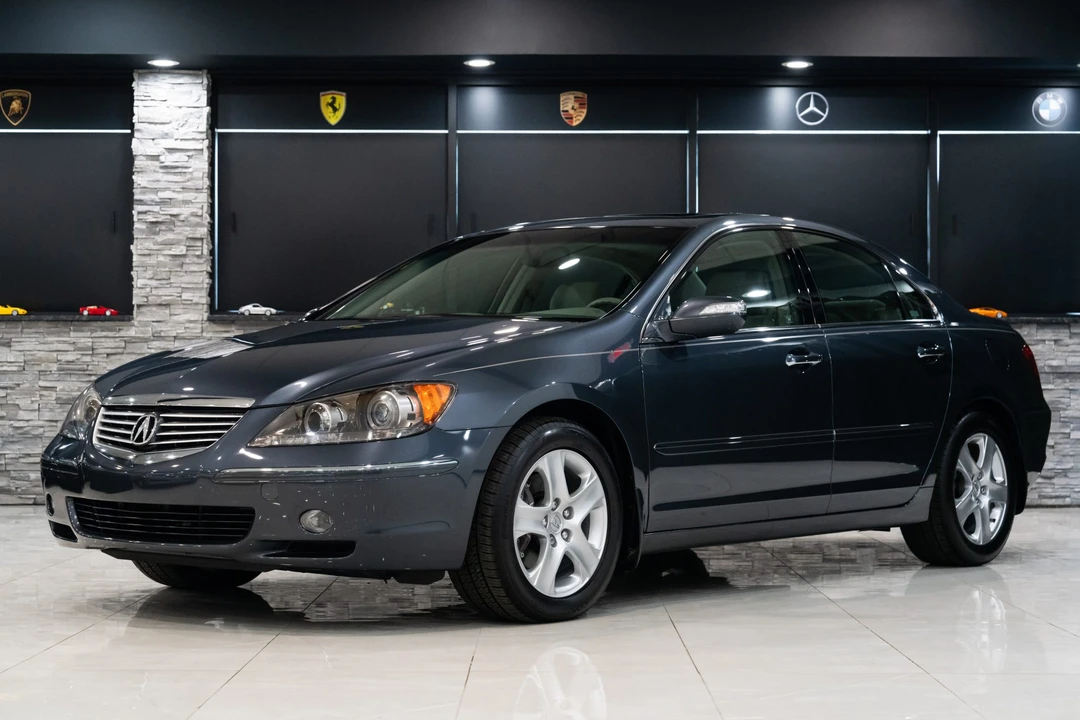 2008 Acura RL 2nd Gen - Image 11 of 31