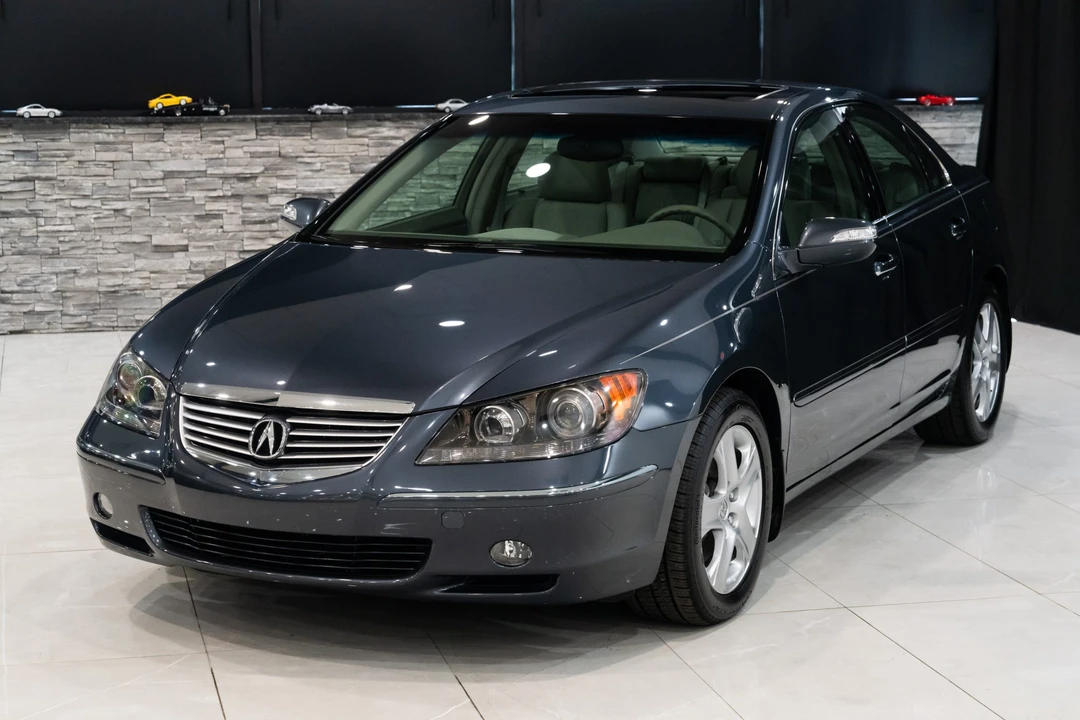 2008 Acura RL 2nd Gen - Image 3 of 31