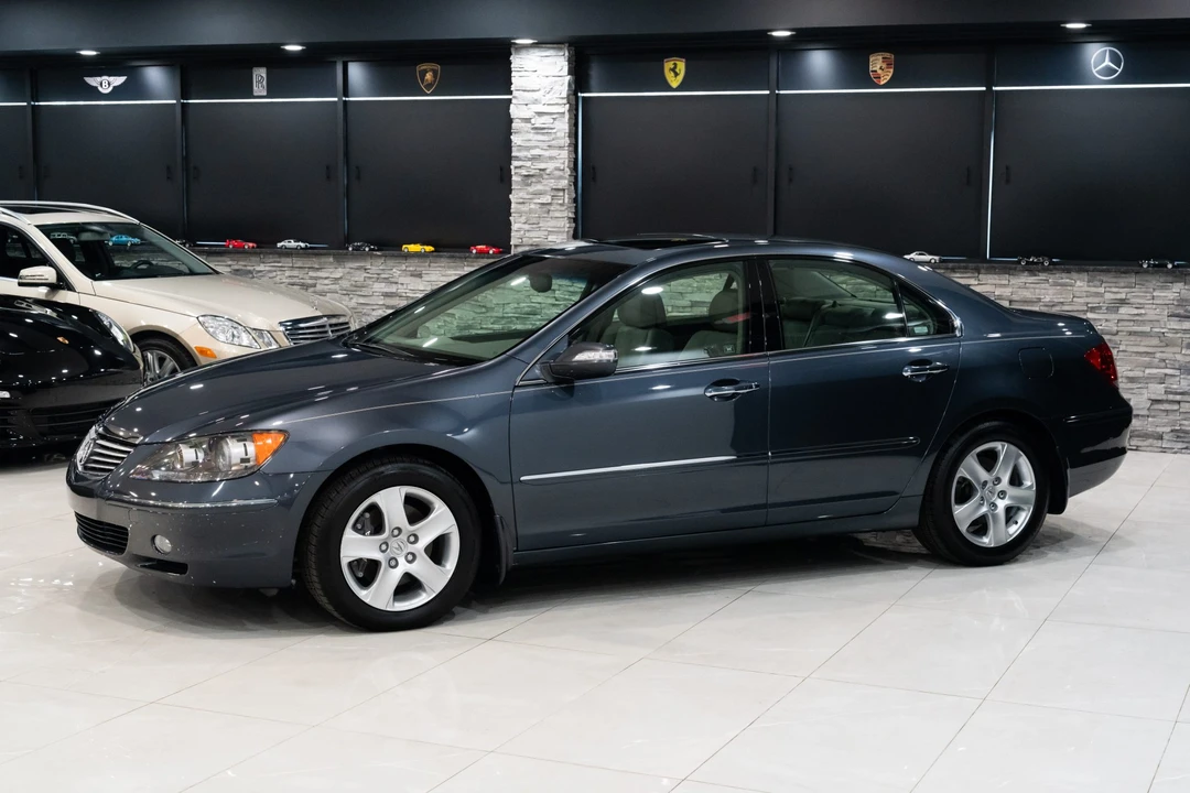 2008 Acura RL 2nd Gen - Image 12 of 31