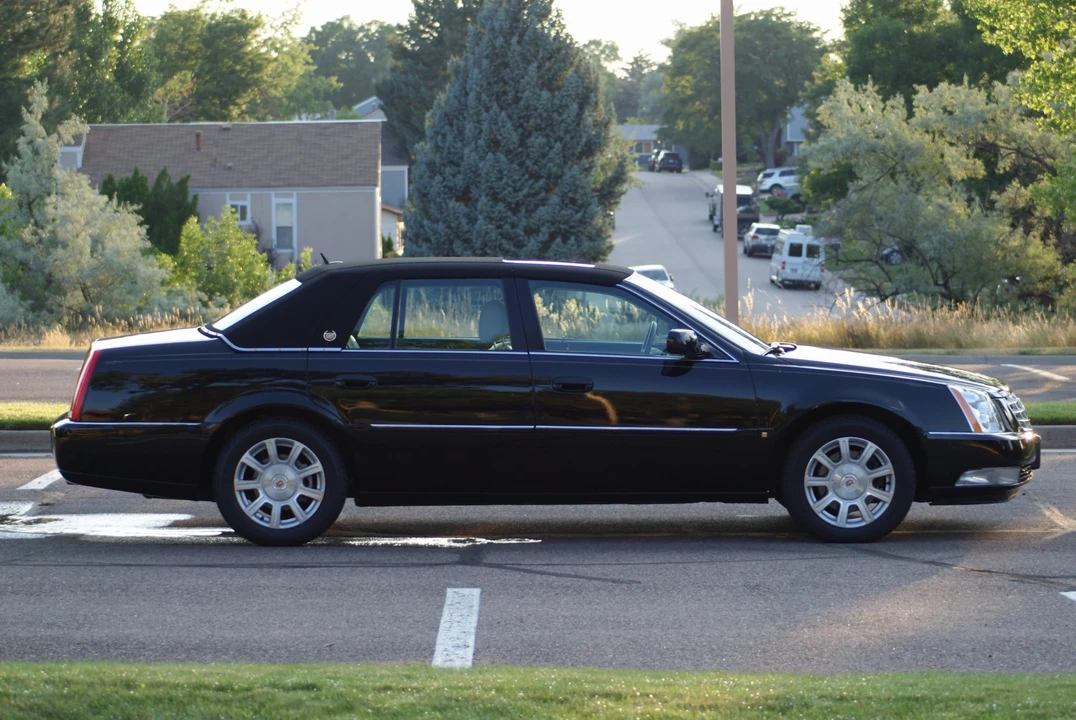 2008 Cadillac DTS - Image 6 of 31