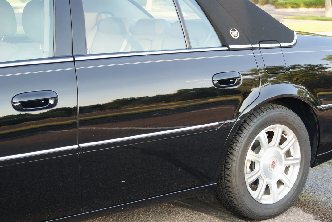 2008 Cadillac DTS - Image 14 of 31