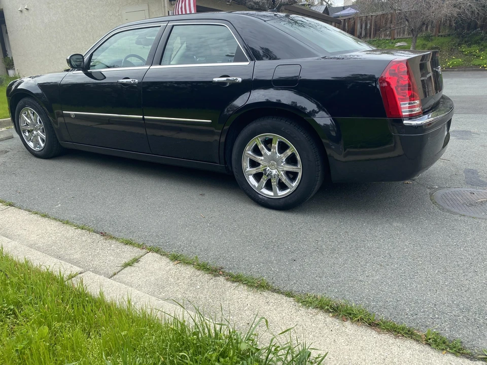 2008 Chrysler 300 (2005-2023) - Image 12 of 31