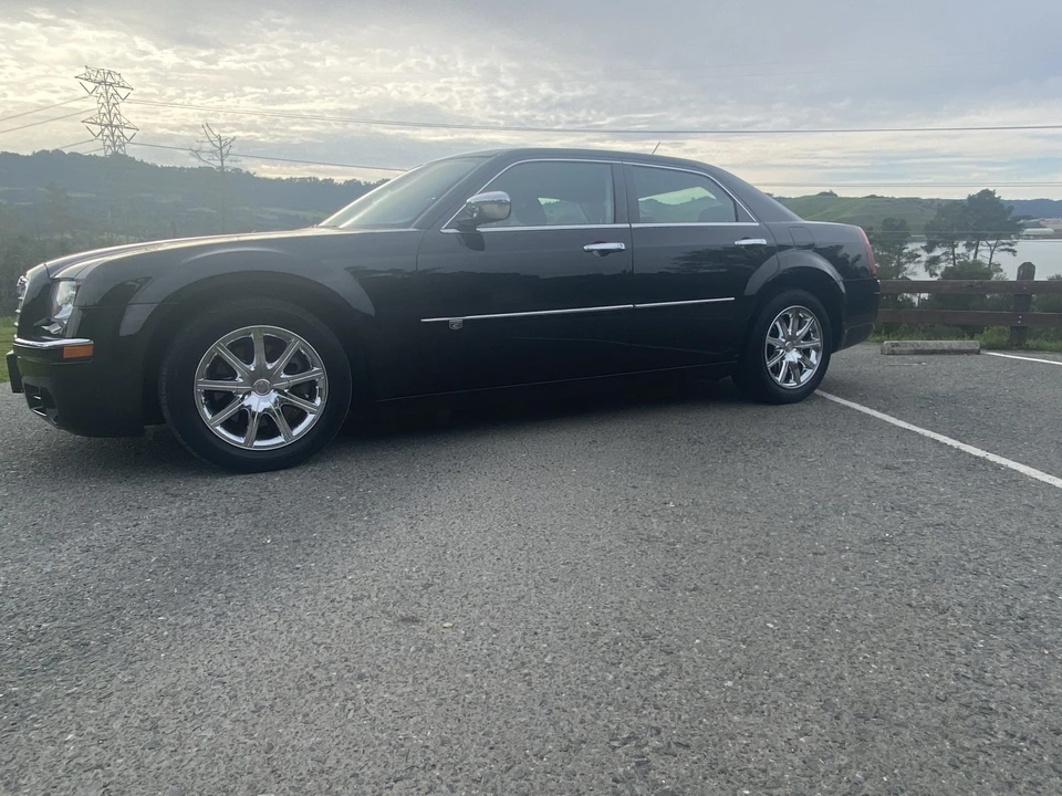 2008 Chrysler 300 (2005-2023) - Image 10 of 31