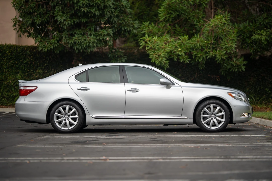 2008 Lexus LS 4th Gen - Image 5 of 31