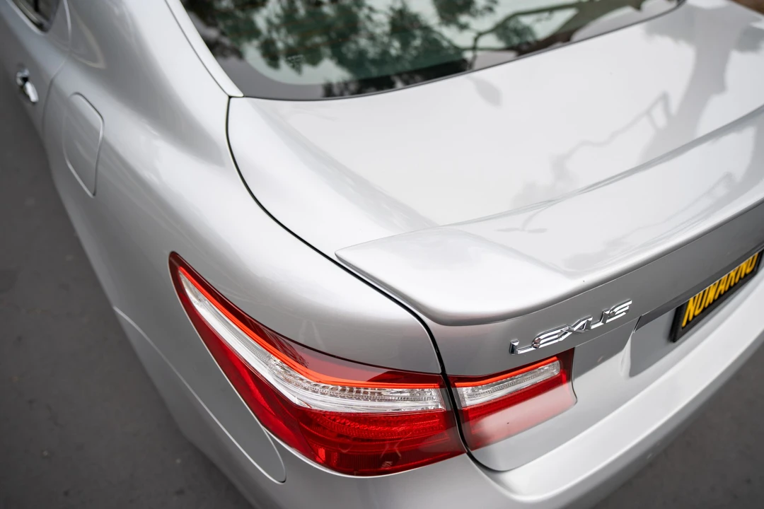 2008 Lexus LS 4th Gen - Image 21 of 31