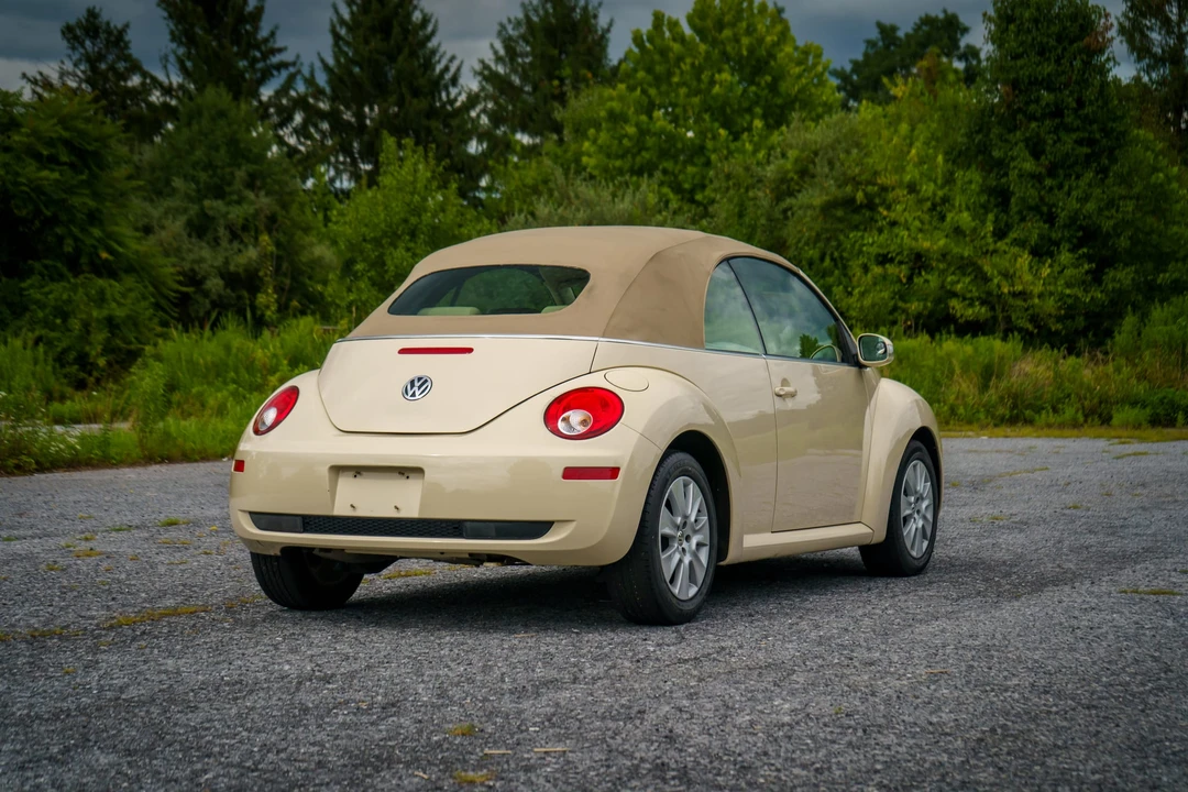 2008 Volkswagen New Beetle - Image 11 of 31