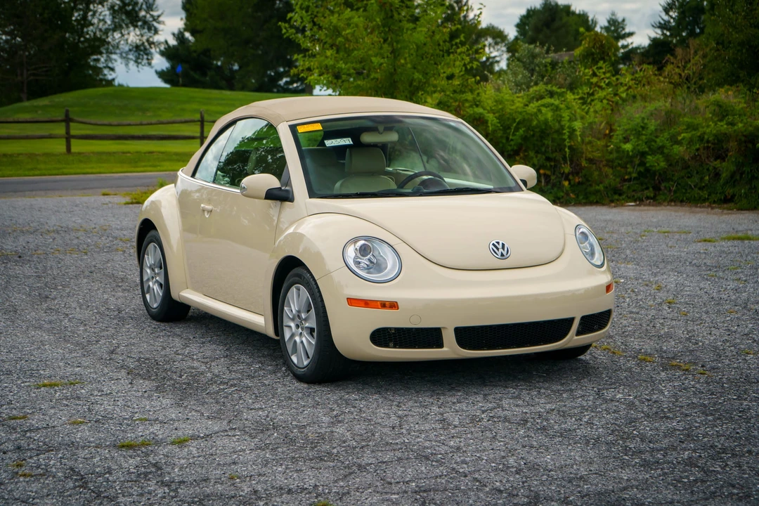 2008 Volkswagen New Beetle - Image 14 of 31