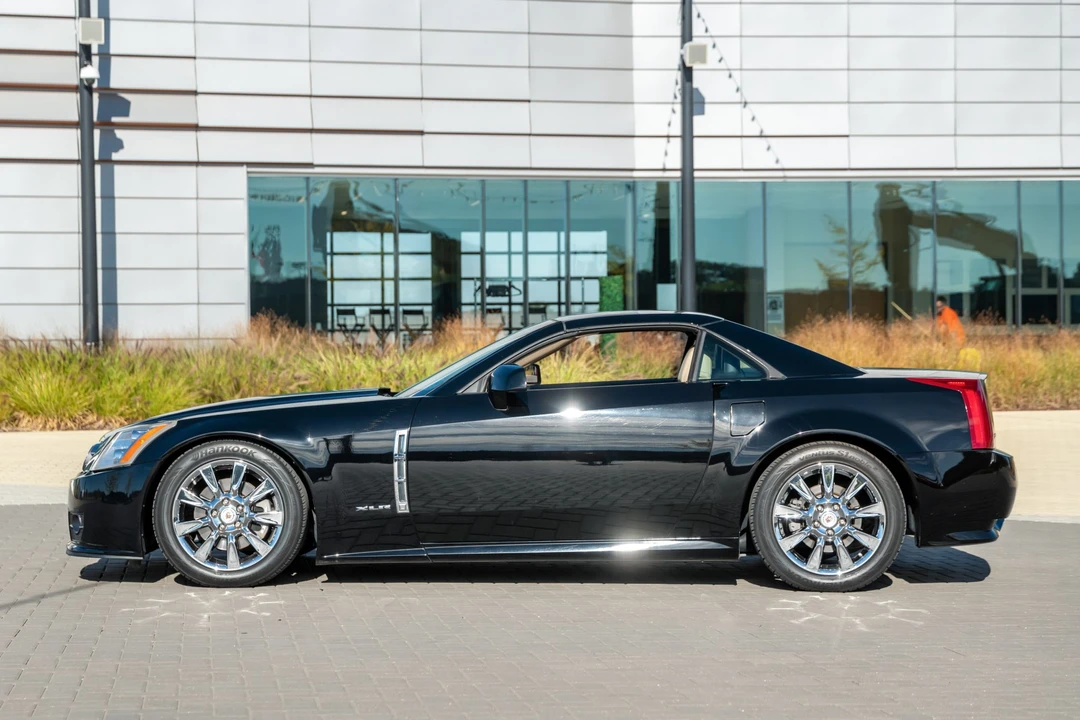 2009 Cadillac XLR - Image 17 of 31