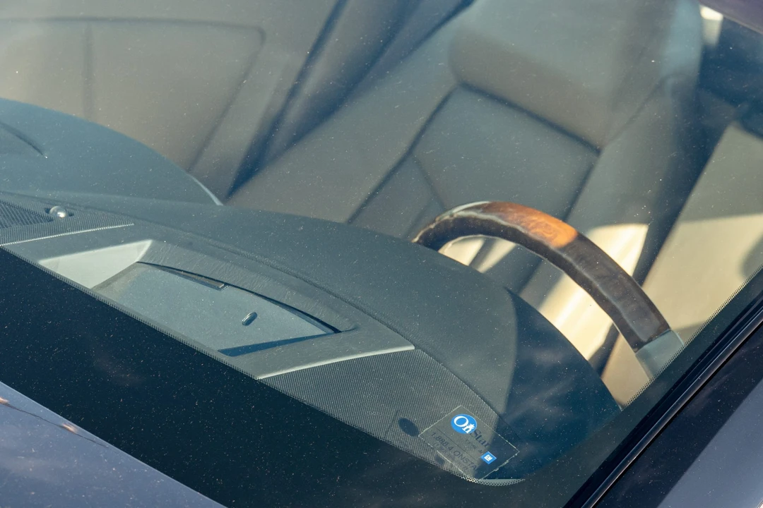 2009 Cadillac XLR - Image 25 of 31