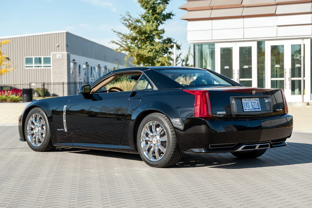 2009 Cadillac XLR - Image 16 of 31